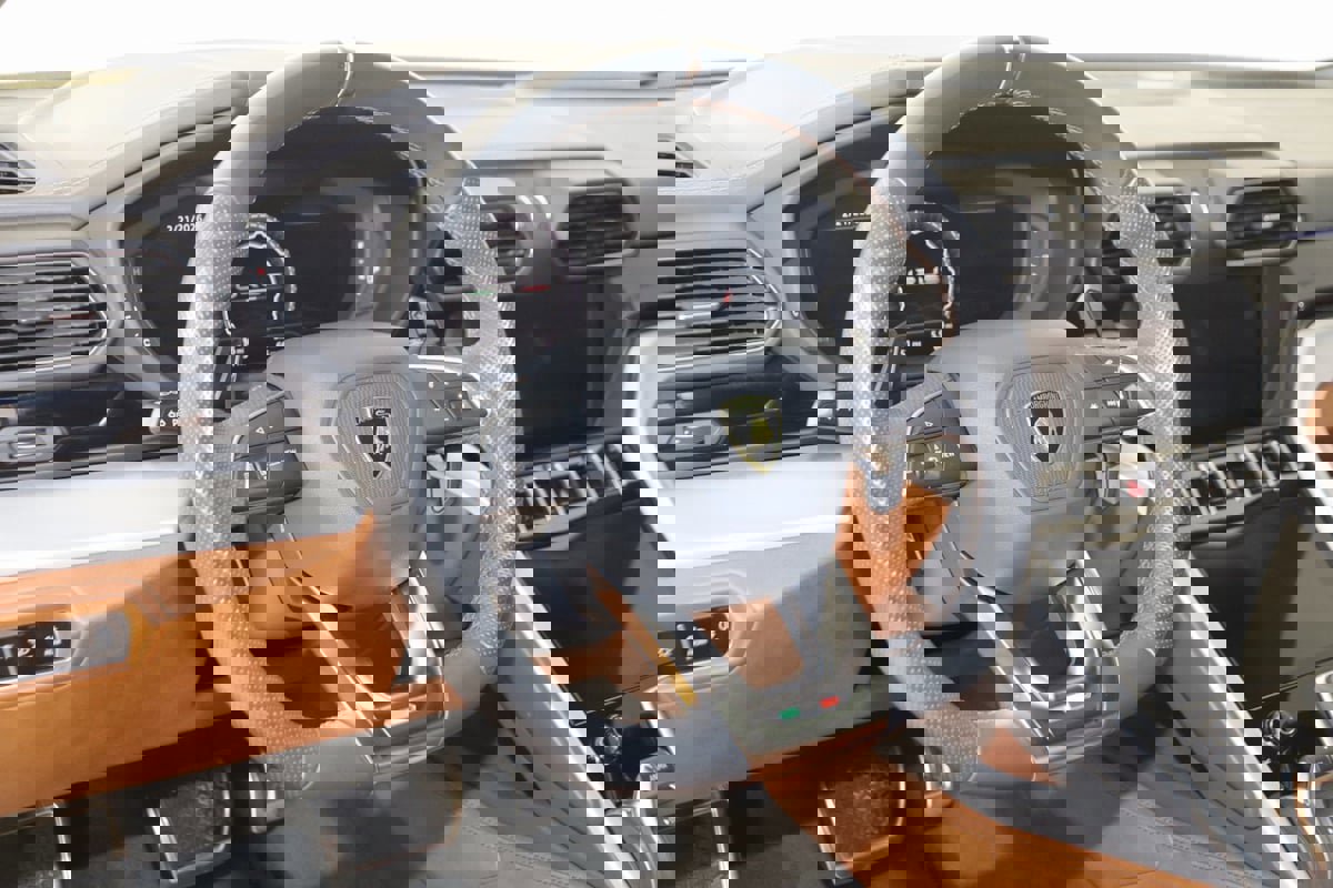 Used 2019 Lamborghini Urus image 6