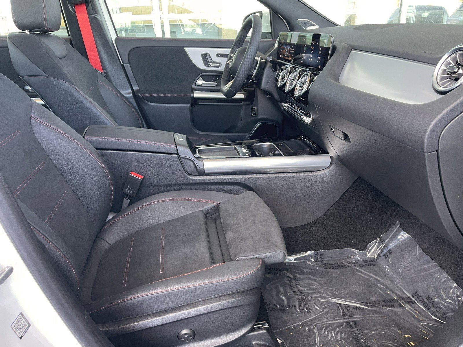 New 2025 Mercedes-Benz GLA 35 AMG 4MATIC image 16