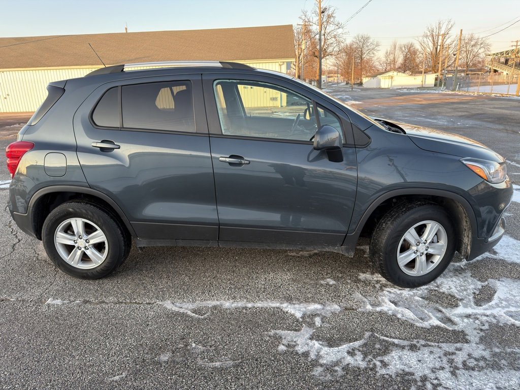 Used 2021 Chevrolet Trax LT w/ LT Convenience Package image 3
