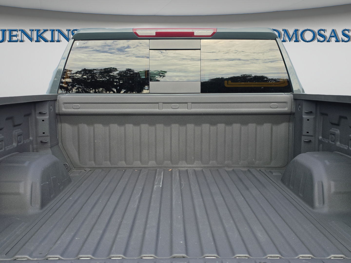 Used 2025 Chevrolet Silverado 1500 LT w/ Convenience Package II AWD/4WD image 15