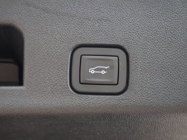 Used 2025 GMC Acadia AT4 w/ Super Cruise Package image 16