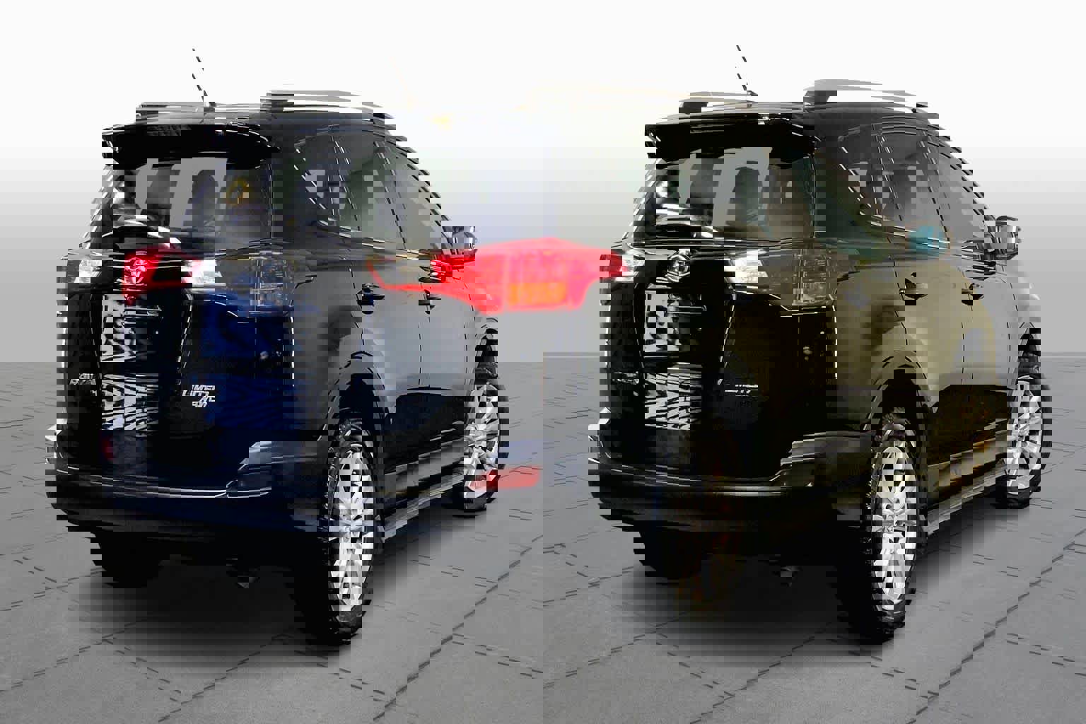 Used 2015 Toyota RAV4 Limited image 12