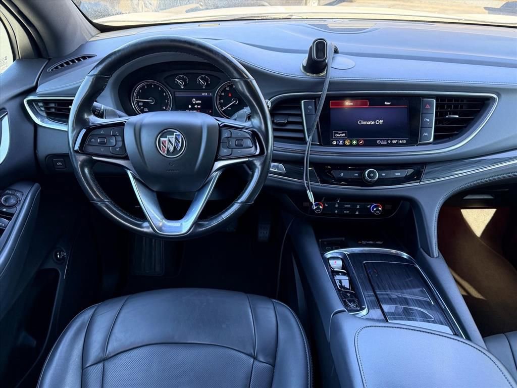 Used 2023 Buick Enclave Essence image 12