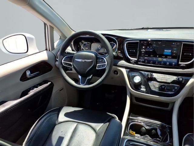 Used 2022 Chrysler Pacifica Limited FWD image 10