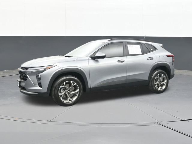Used 2024 Chevrolet Trax LT w/ Driver Confidence Package FWD image 8
