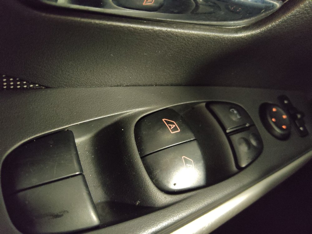 Used 2019 Nissan Kicks SV FWD image 27