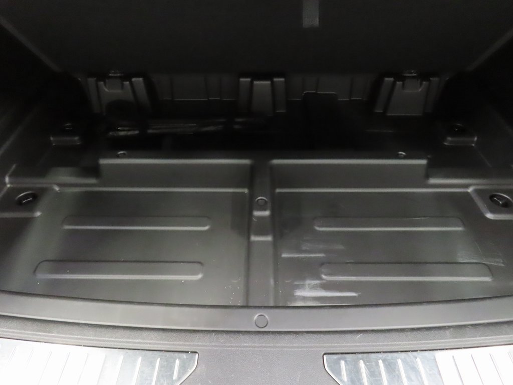 Used 2025 Chevrolet Suburban Z71 image 44