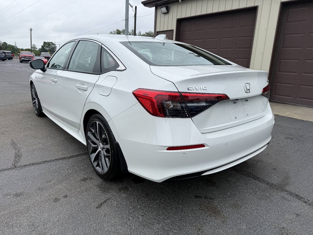 Used 2023 Honda Civic Touring image 3