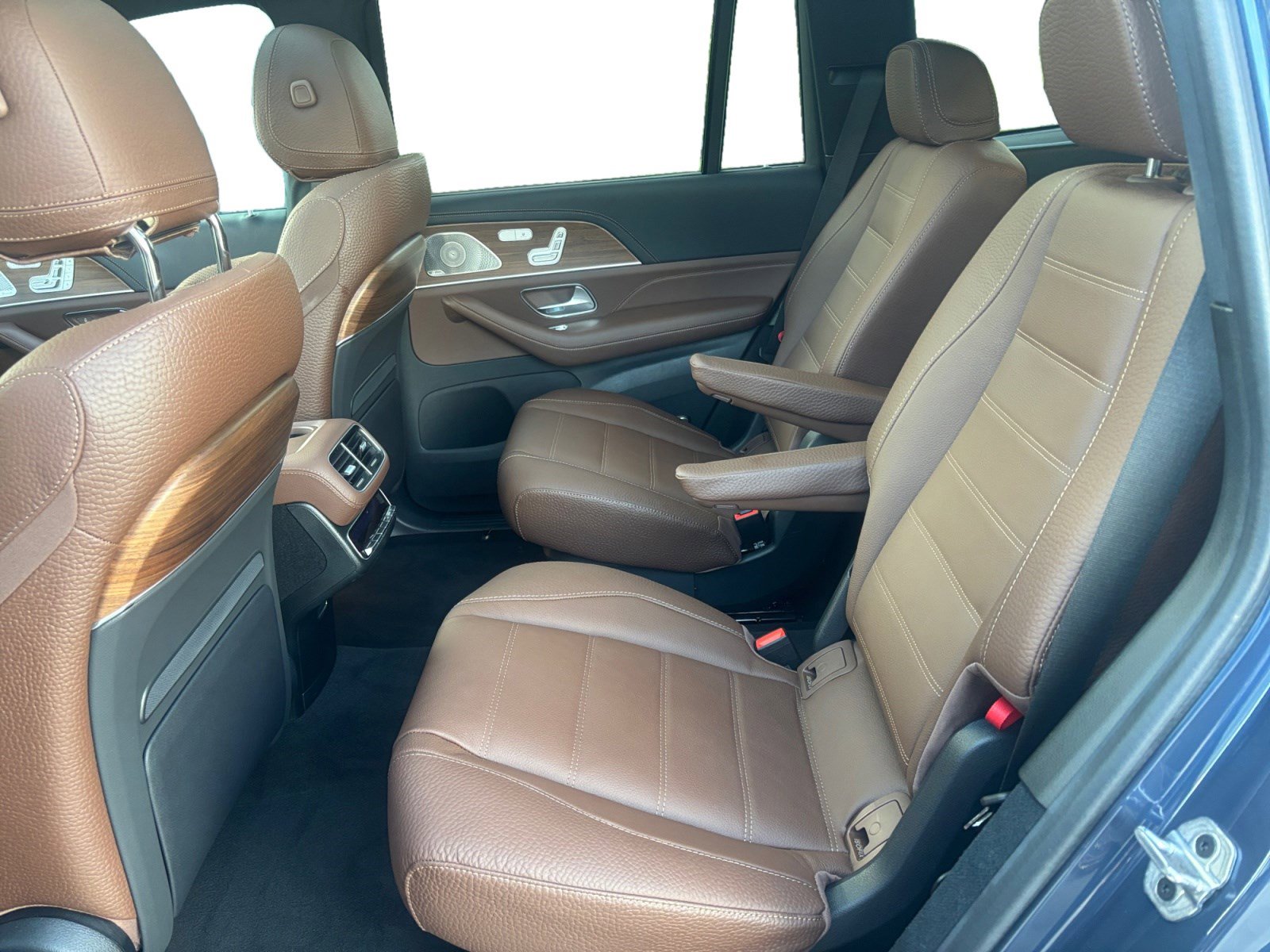 Used 2024 Mercedes-Benz GLS 450 4MATIC image 13
