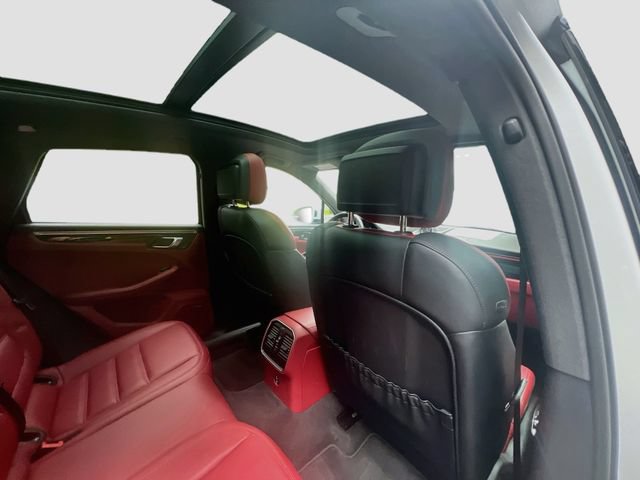 Certified 2023 Porsche Macan S AWD/4WD image 39