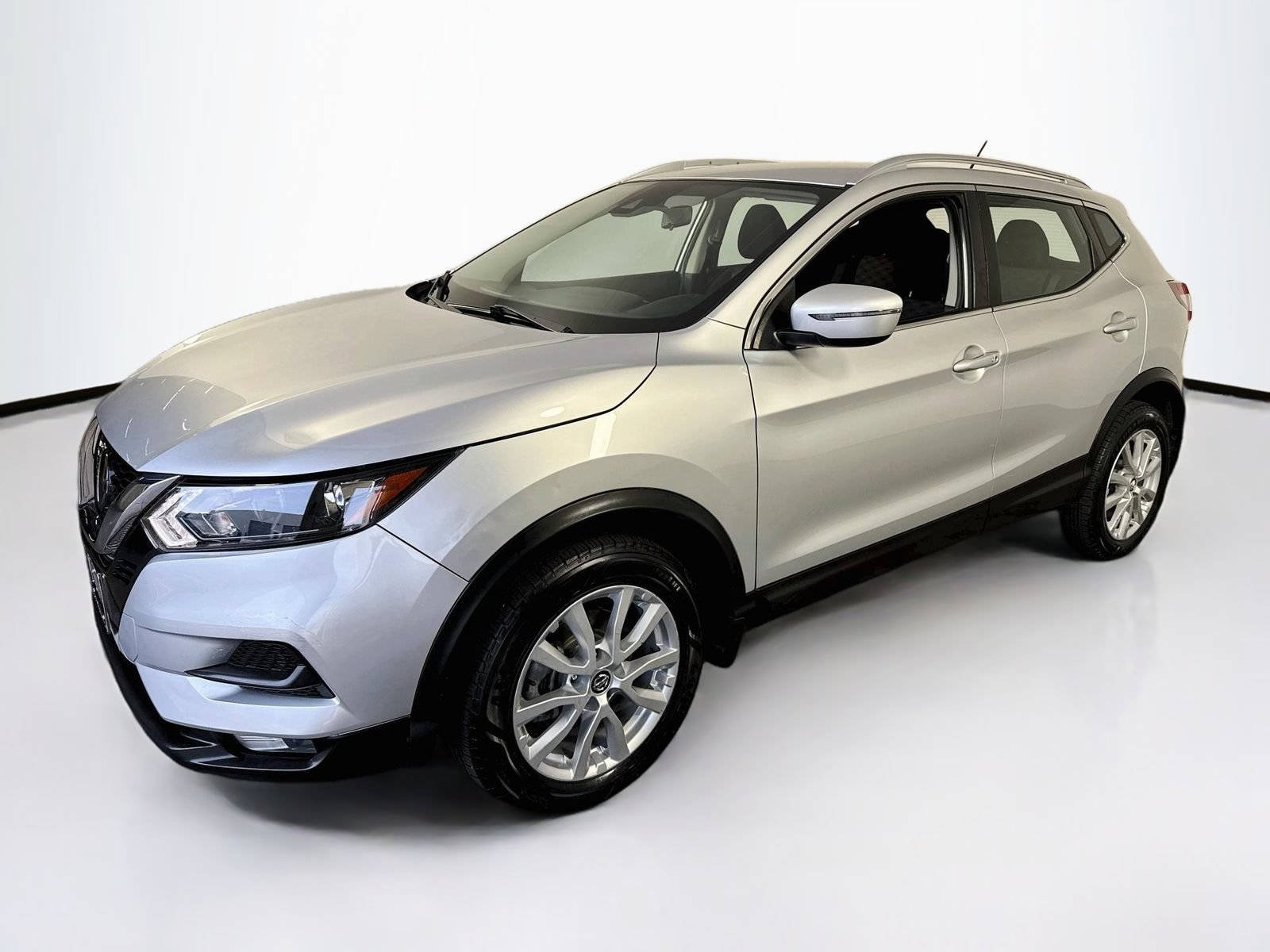 Used 2022 Nissan Rogue Sport SV AWD/4WD image 3