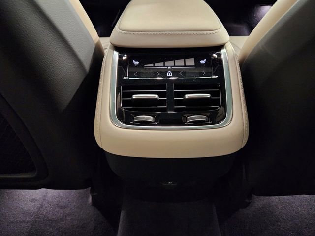 New 2026 Volvo XC90 B6 Ultra w/ Lounge Package image 31