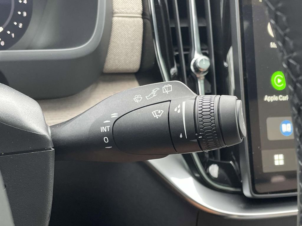 New 2026 Volvo XC90 B6 Plus w/ Protection Package Premier image 14