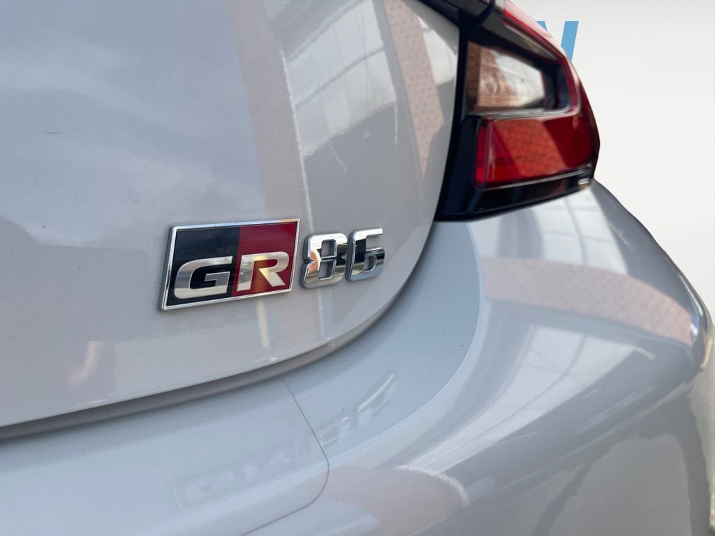 Used 2023 Toyota GR86 Premium w/ ALL Weather Mat Package (TMS) image 16
