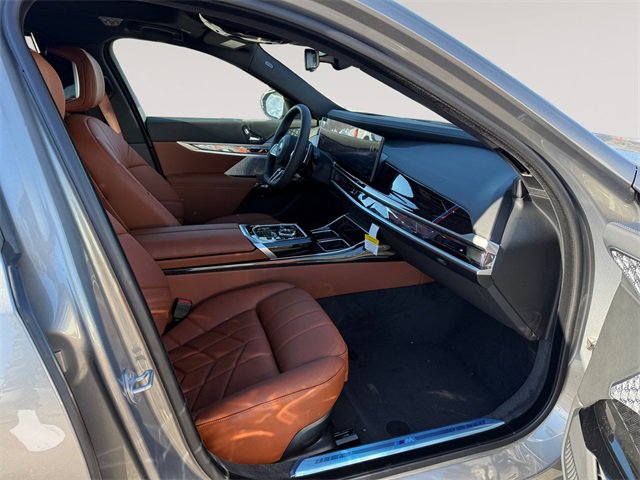 New 2026 BMW 750e xDrive w/ Executive Package image 15