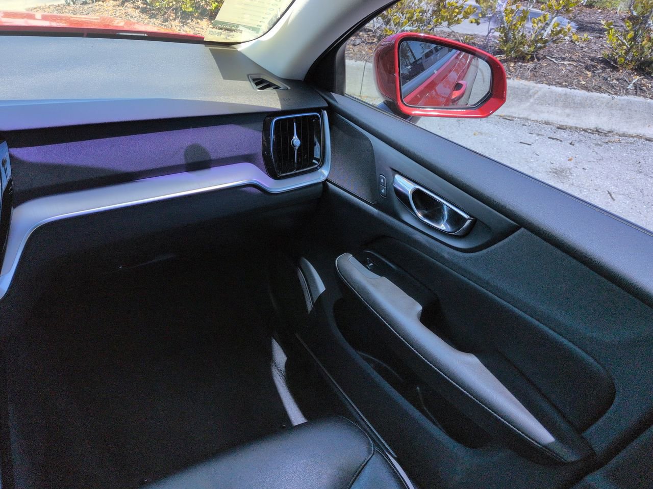 Used 2019 Volvo S60 T5 Momentum image 17