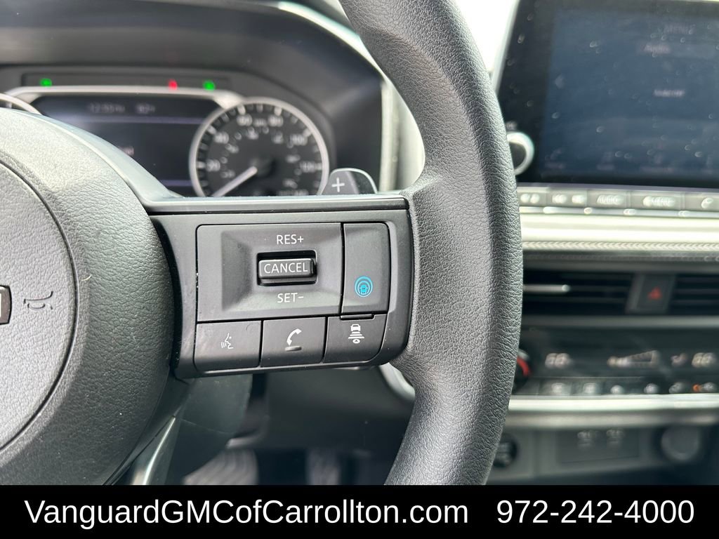 Used 2024 Nissan Rogue SV AWD/4WD image 13