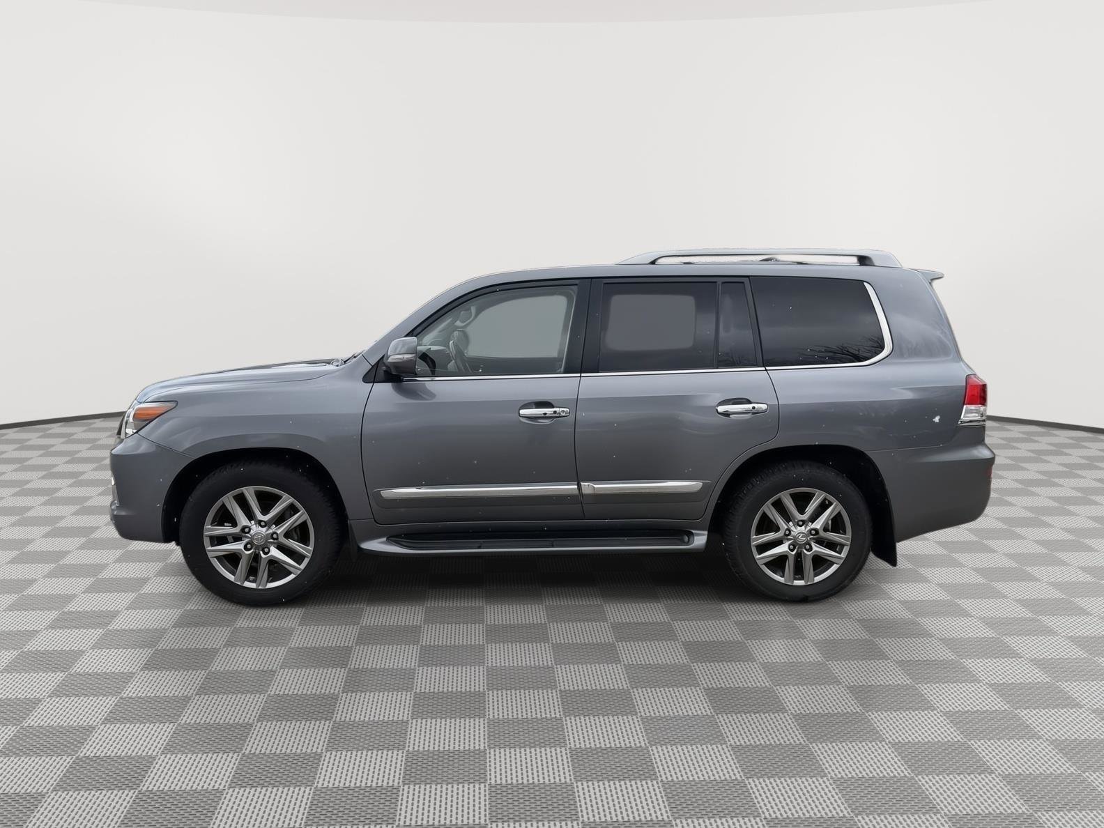 Used 2015 Lexus LX 570 4WD image 4