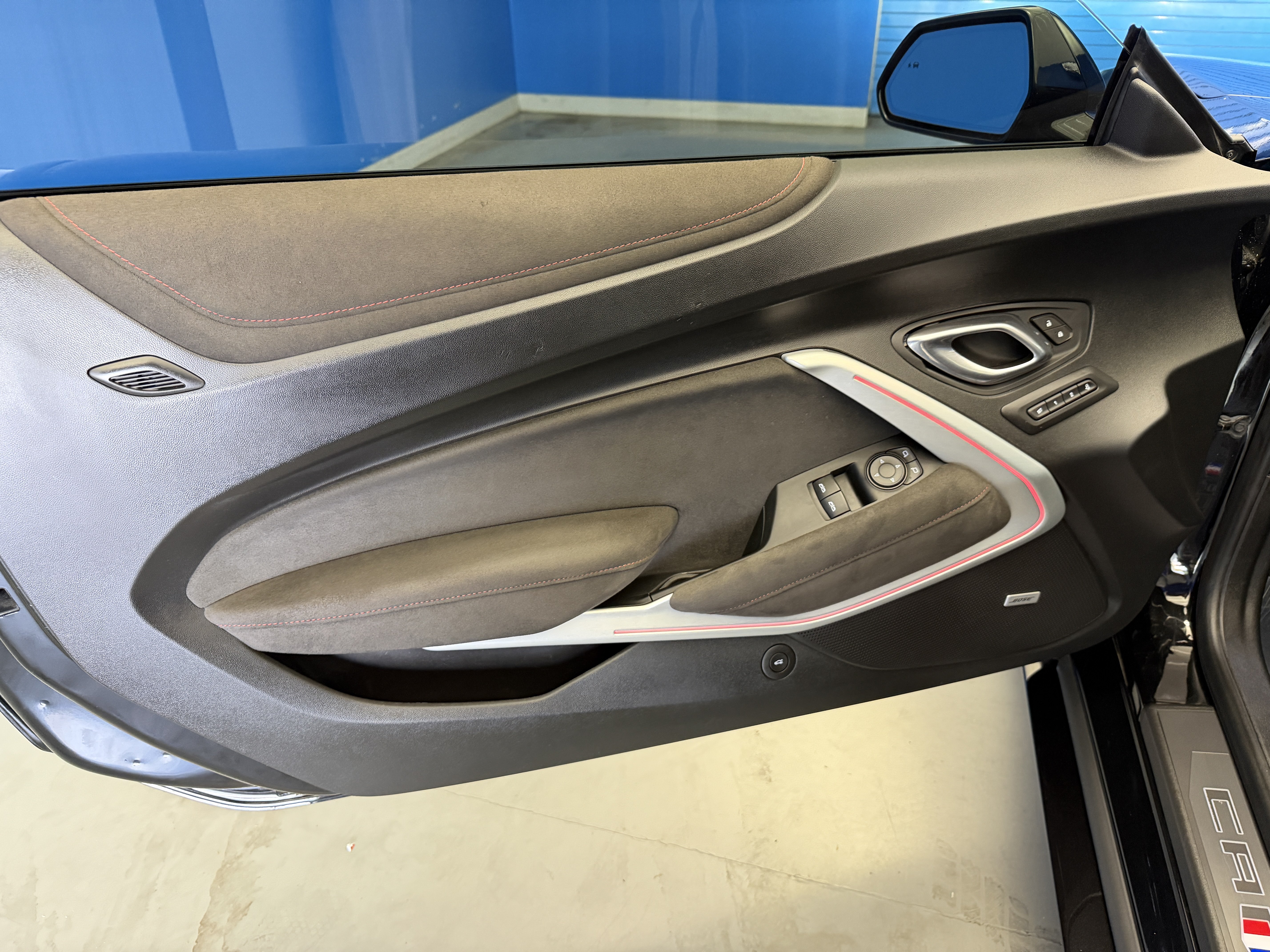 Used 2019 Chevrolet Camaro ZL1 RWD image 9