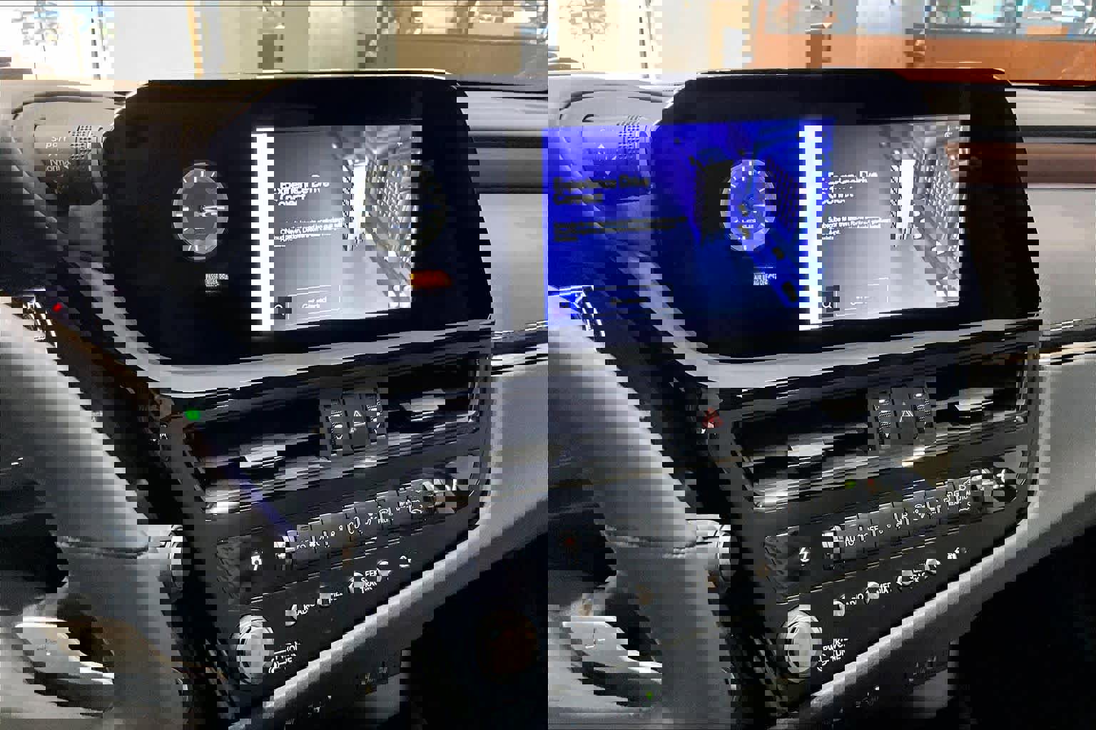 Used 2025 Lexus ES 300h w/ Premium Package image 6