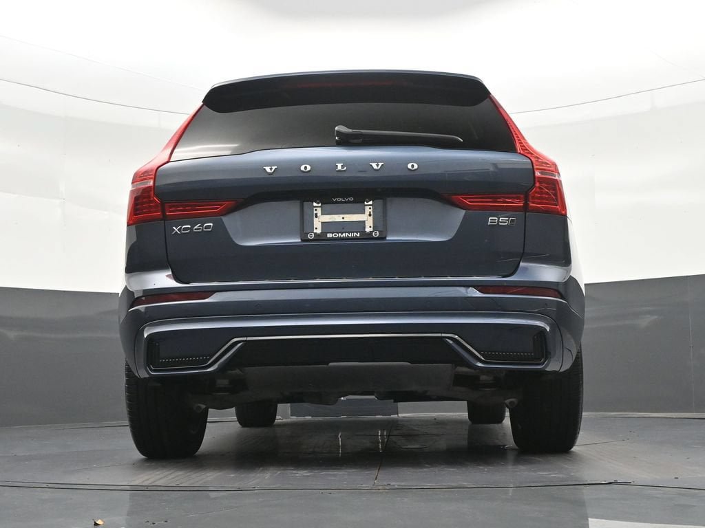 Certified 2024 Volvo XC60 B5 Core w/ Protection Package Premier AWD/4WD image 28