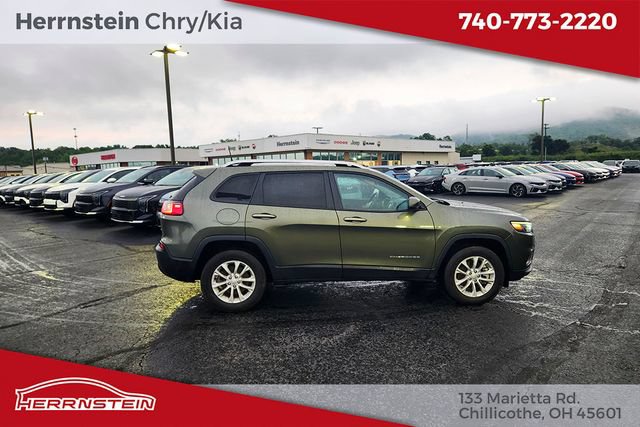 Used 2021 Jeep Cherokee Latitude w/ Mopar Interior Package AWD/4WD image 26