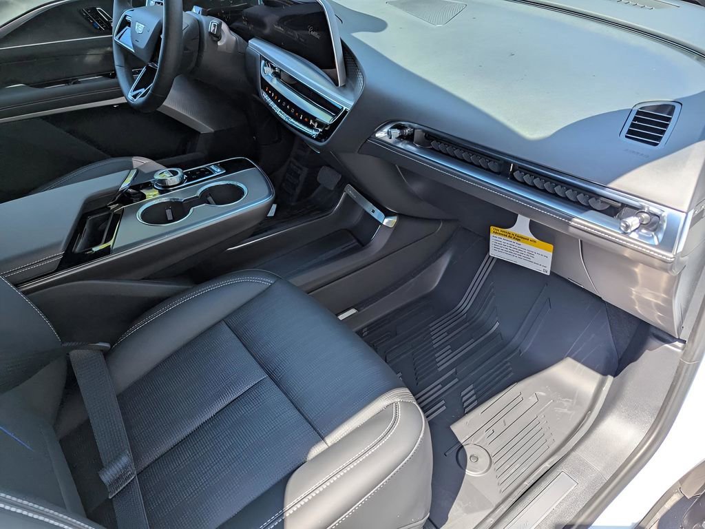 New 2026 Cadillac Lyriq Premium Luxury w/ LPO, Floor Liner Package image 17