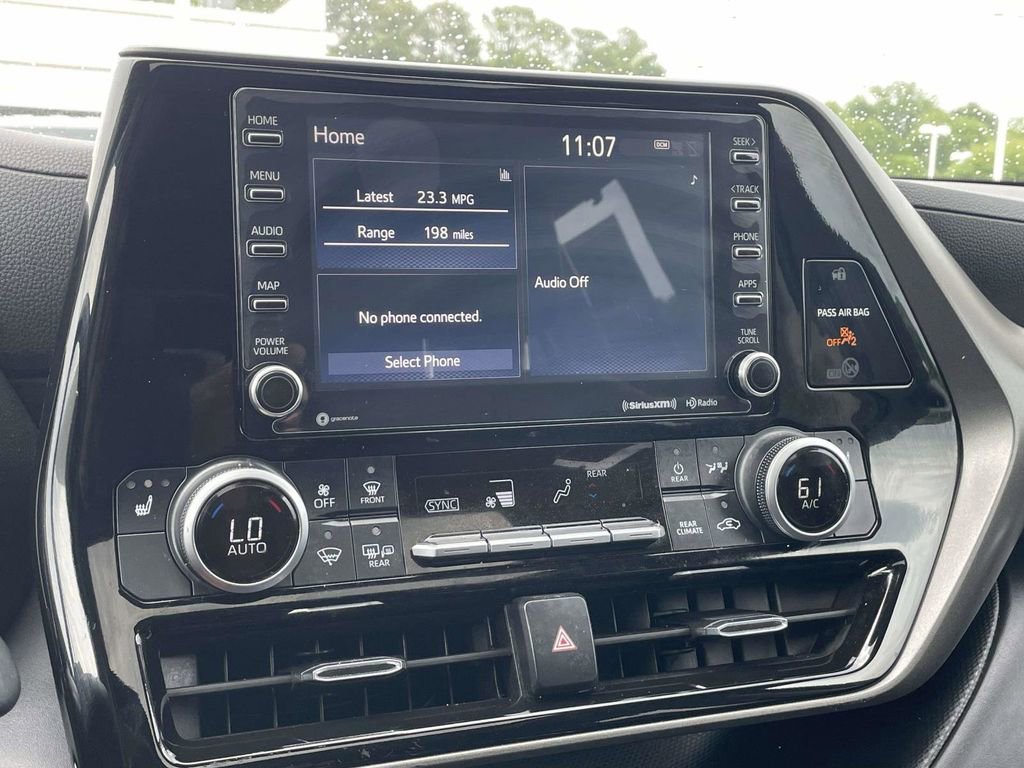 Used 2021 Toyota Highlander XLE AWD/4WD image 33