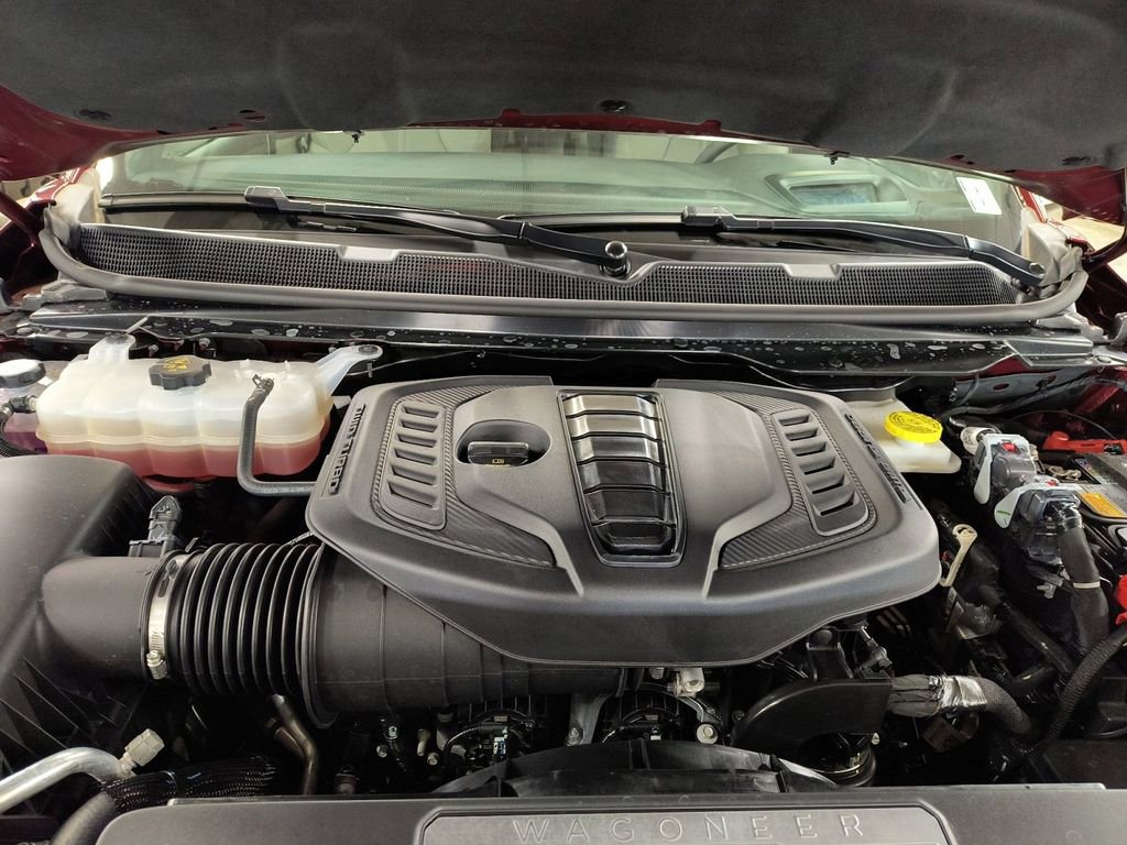 Used 2025 Jeep Wagoneer L Series III AWD/4WD image 20