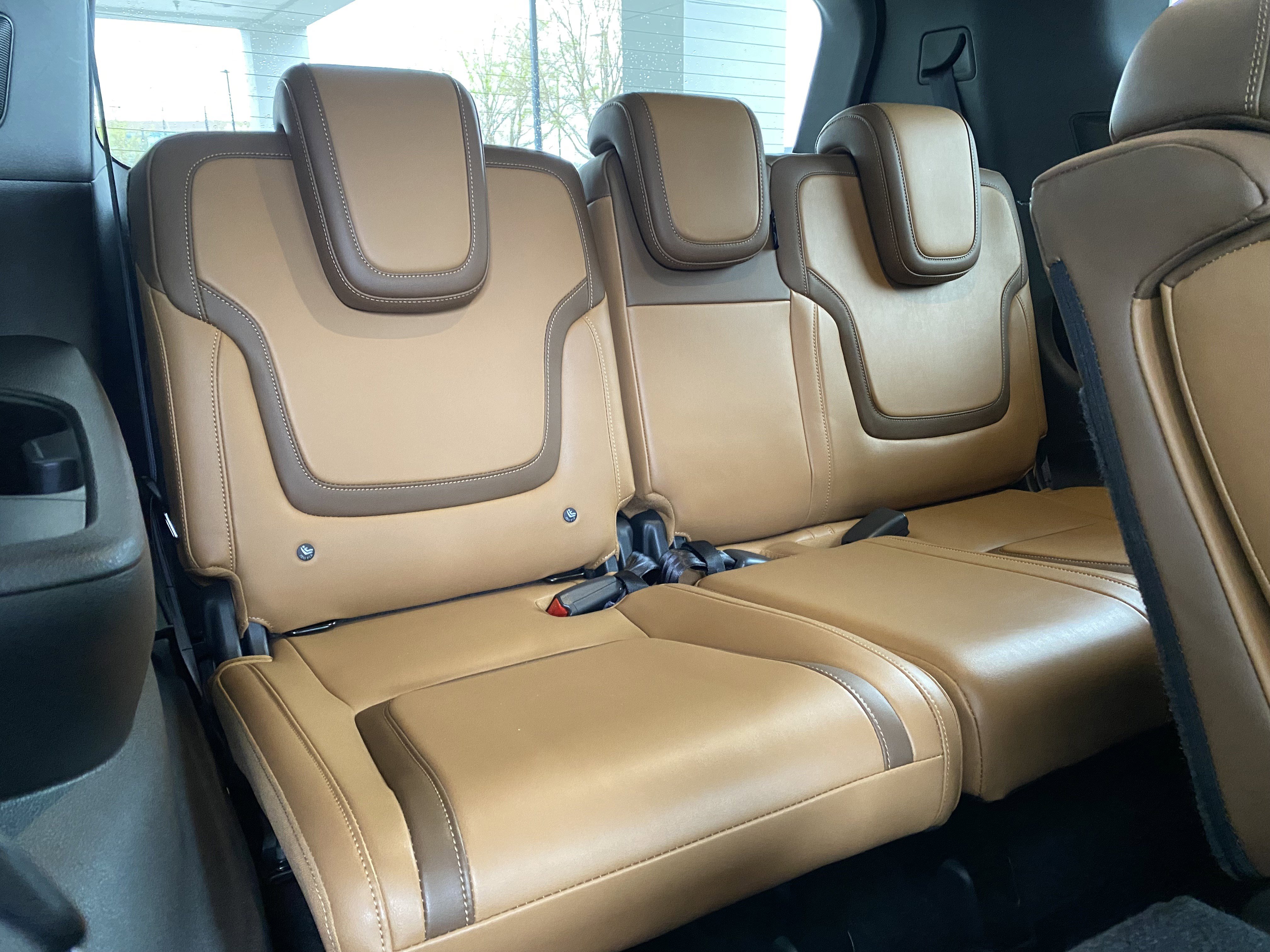 Used 2025 Nissan Armada SL image 37