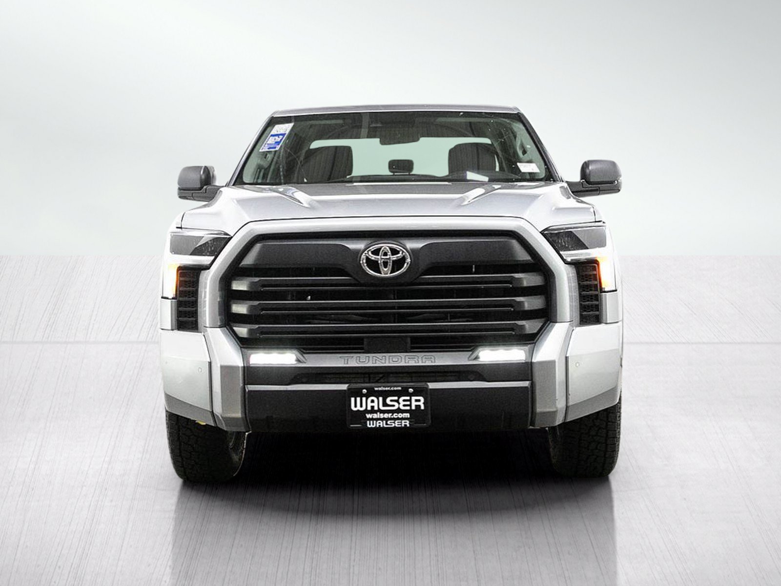 Used 2022 Toyota Tundra SR5 w/ SR5 Convenience Package AWD/4WD image 11