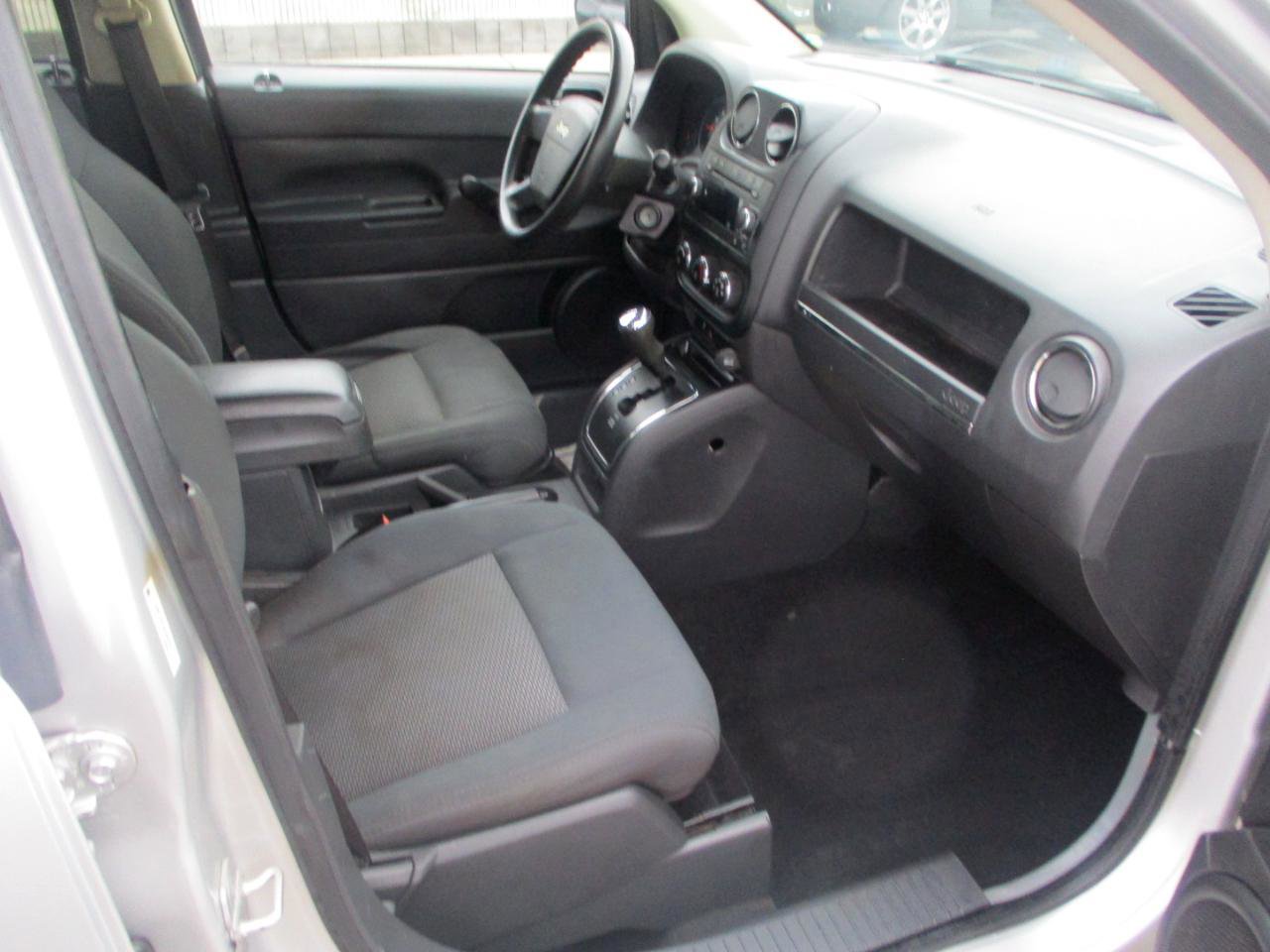 Used 2010 Jeep Compass Sport image 7