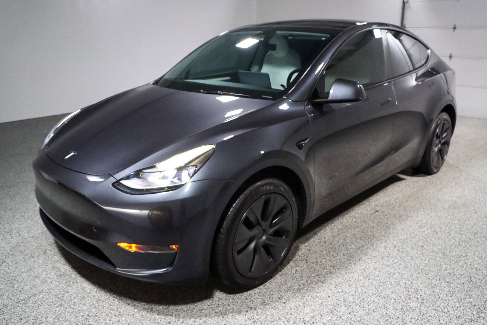 Used 2025 Tesla Model Y Long Range image 30