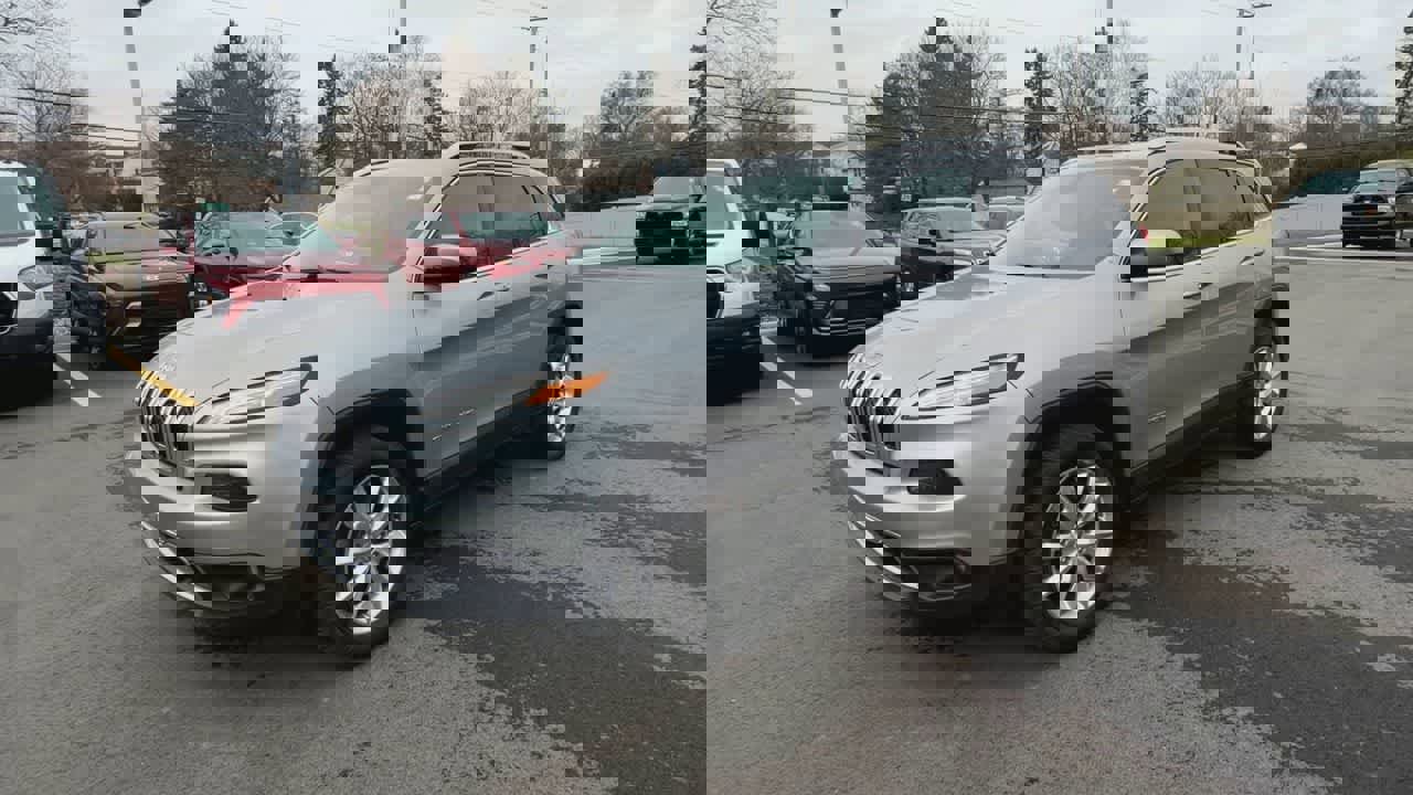 Used 2017 Jeep Cherokee Limited image 4