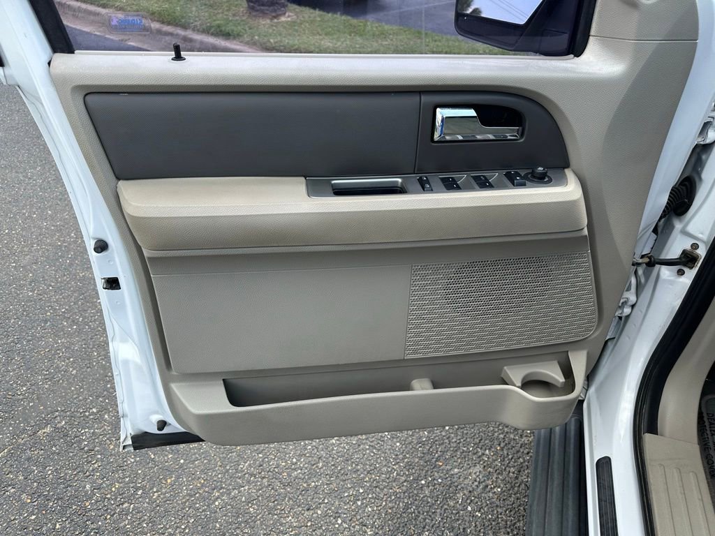 Used 2010 Ford Expedition XLT image 10