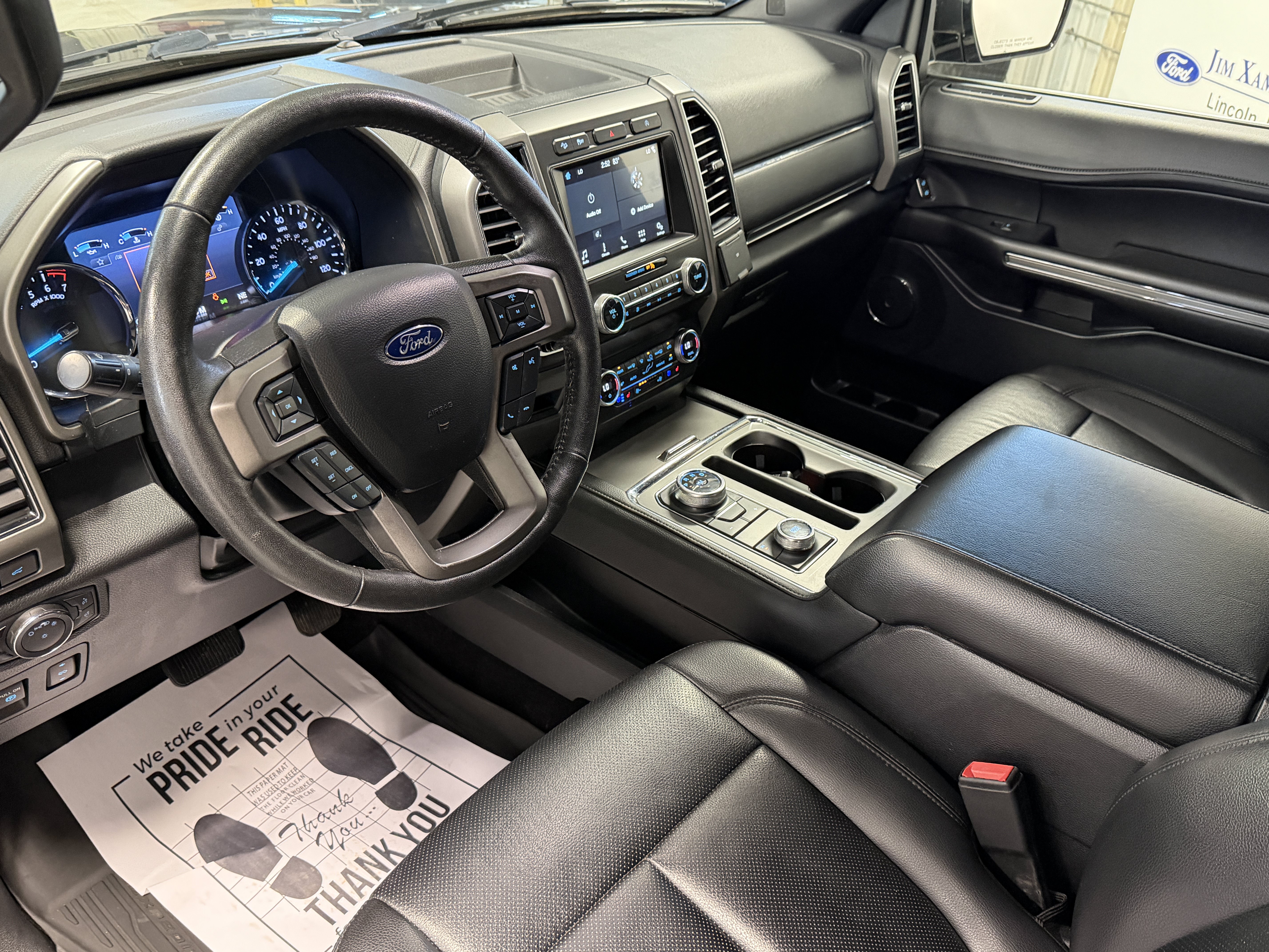 Used 2019 Ford Expedition XLT w/ Equipment Group 202A AWD/4WD image 4