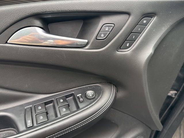 Used 2020 Buick Envision Essence w/ Experience Buick Package FWD image 16
