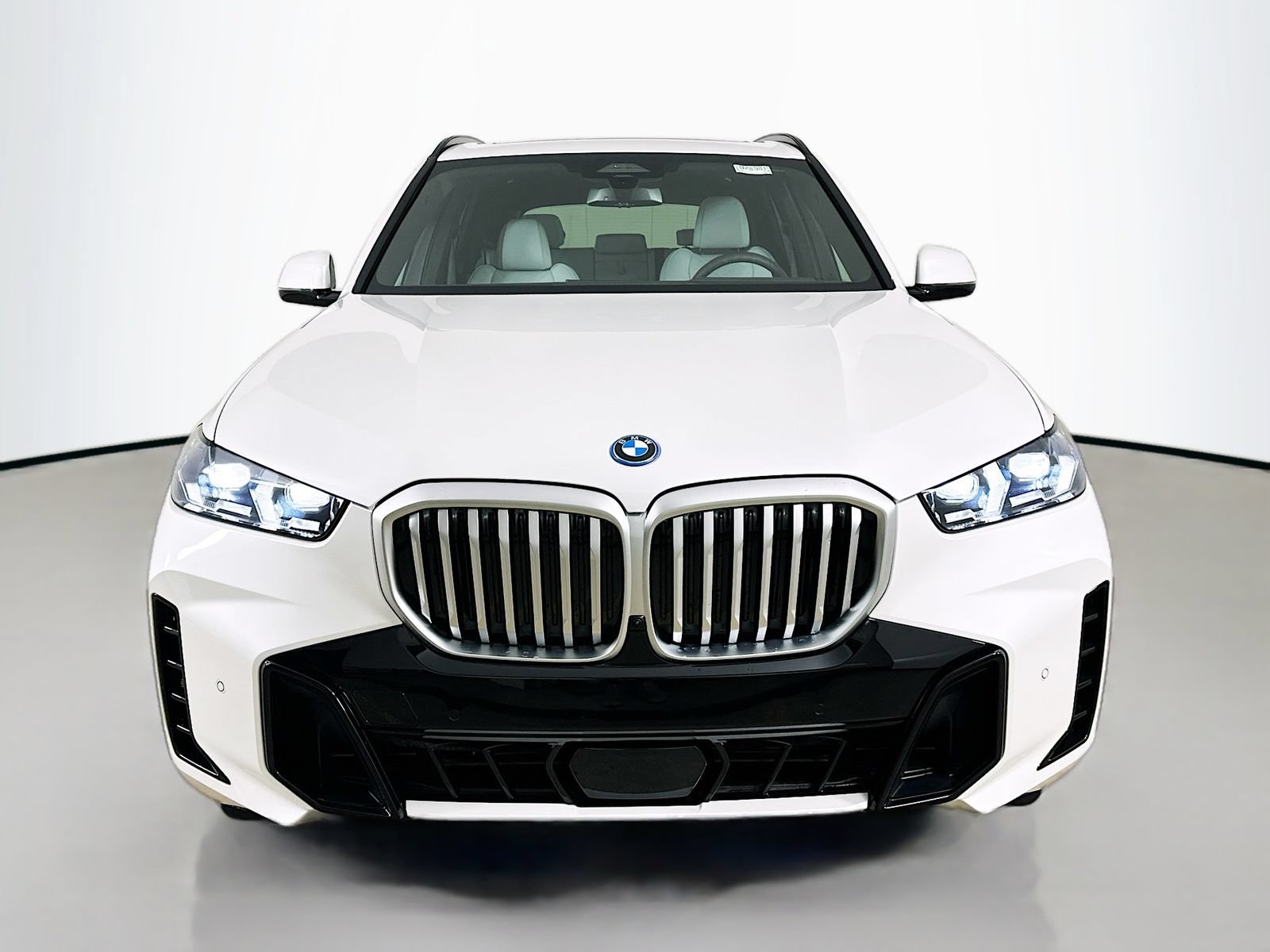 New 2026 BMW X5 xDrive50e w/ M Sport Package AWD/4WD image 2