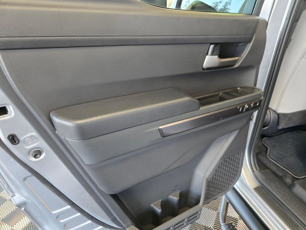 Used 2024 Toyota Tacoma TRD Off-Road image 33