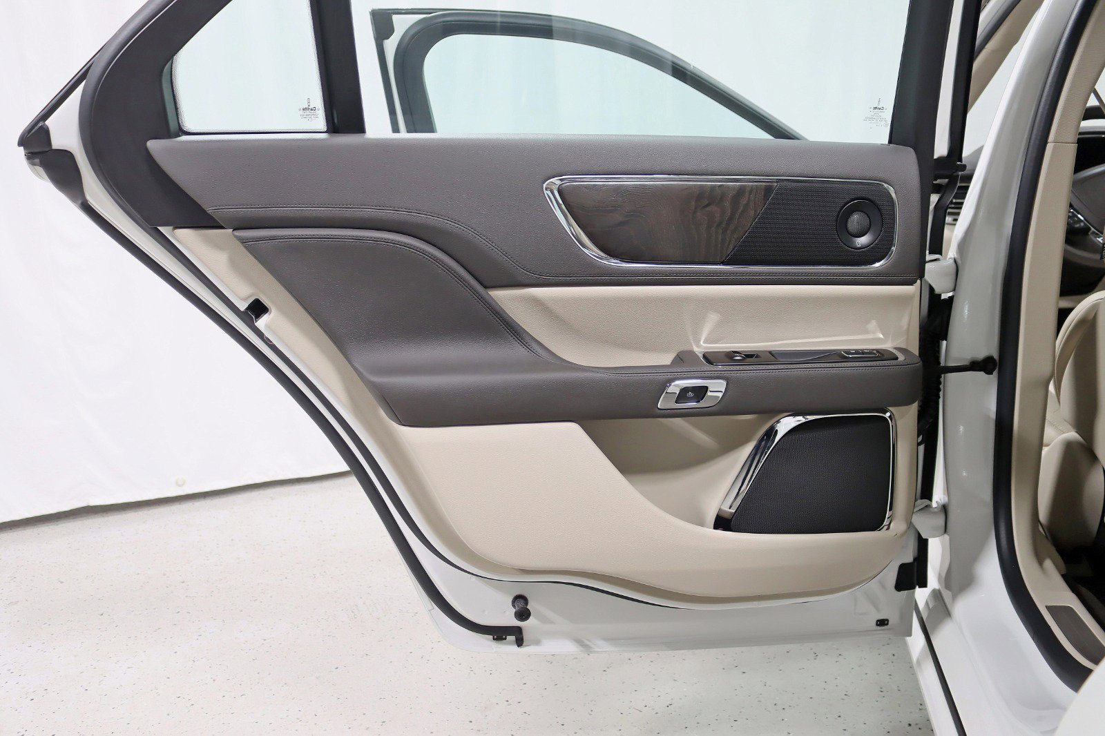 Used 2020 Lincoln Continental Reserve image 36