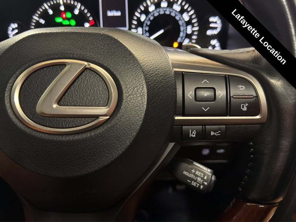 Used 2019 Lexus LX 570 4WD w/ Luxury Package image 22