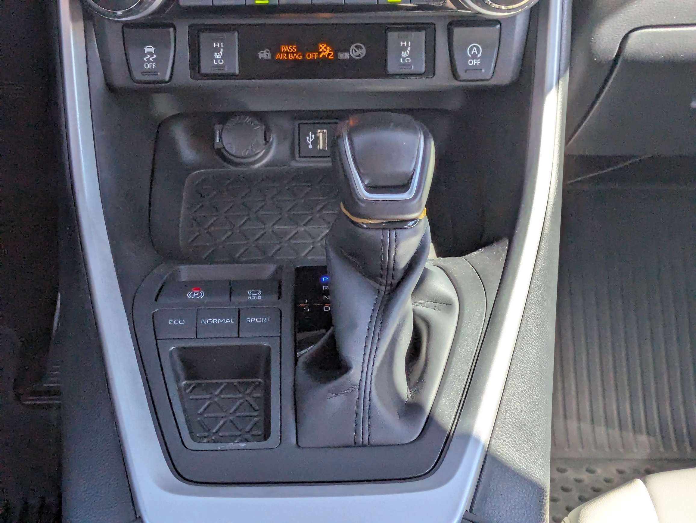 Used 2025 Toyota RAV4 XLE Premium w/ Weather Package FWD image 19
