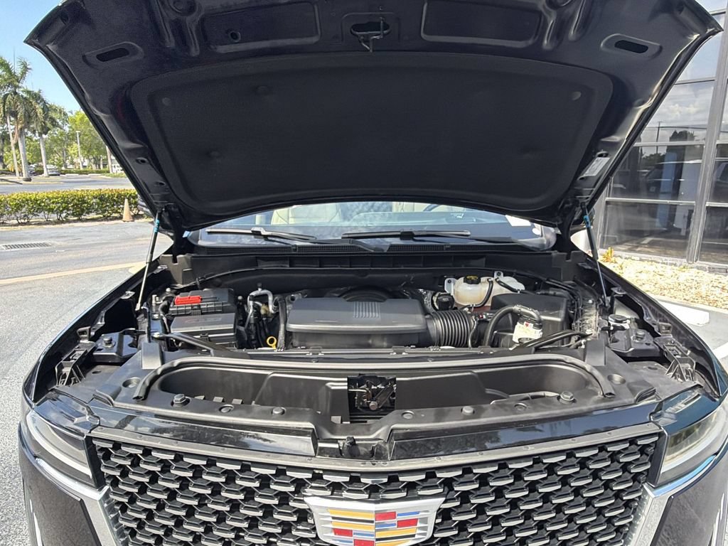 Used 2024 Cadillac Escalade Premium Luxury AWD/4WD image 29