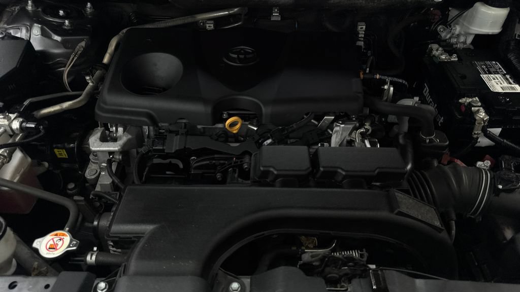 Used 2021 Toyota RAV4 LE FWD image 74