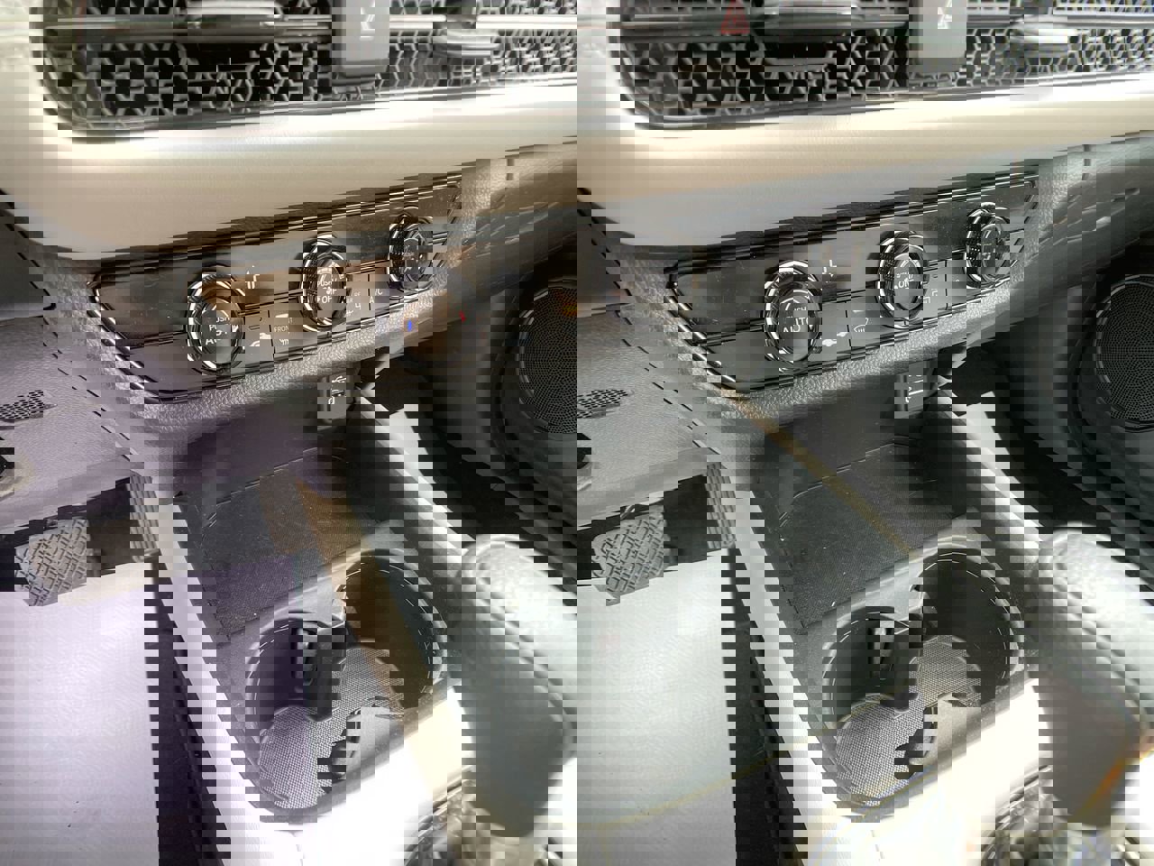 Used 2023 Honda HR-V LX image 18