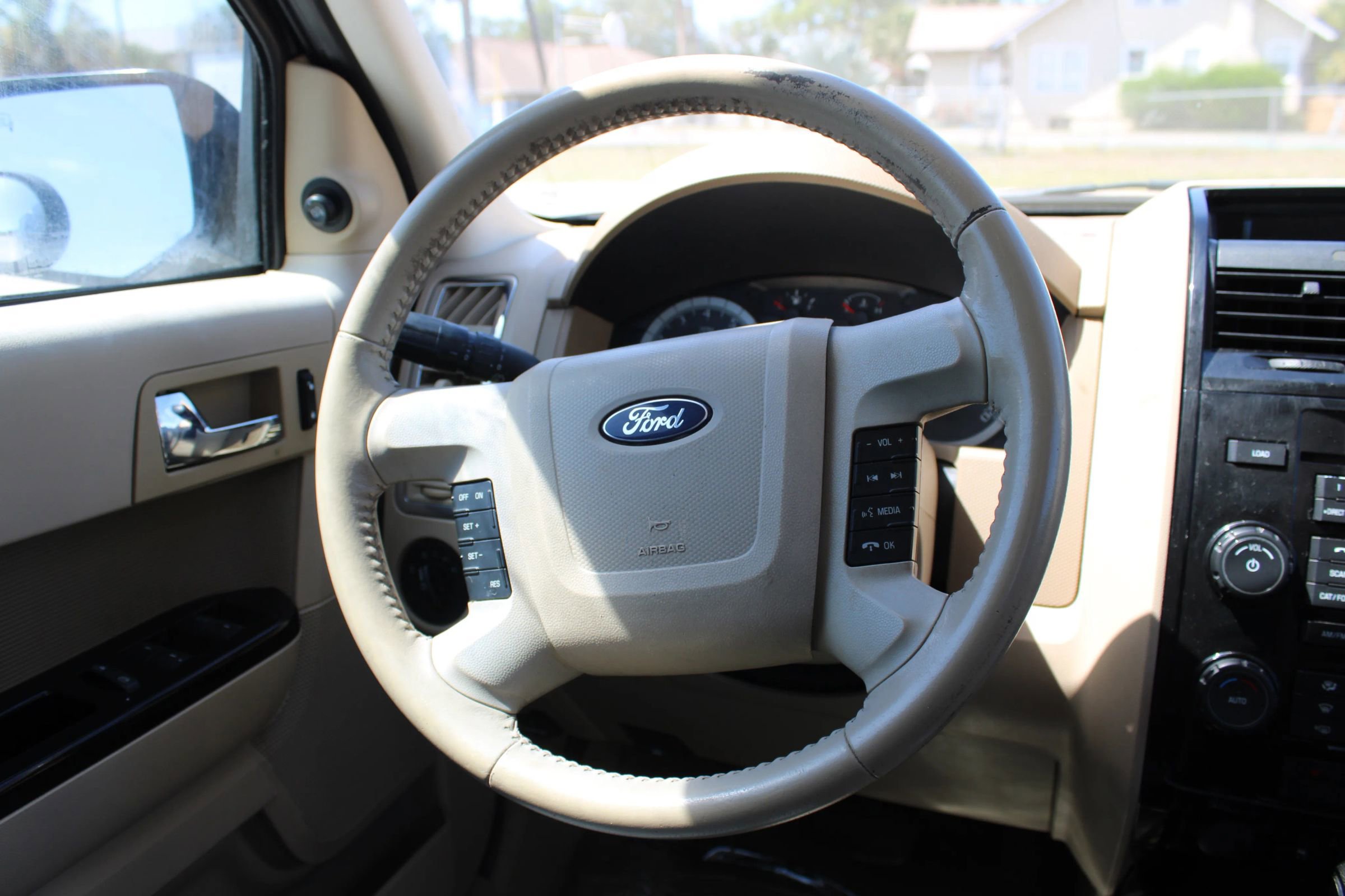 Used 2009 Ford Escape Limited FWD image 8