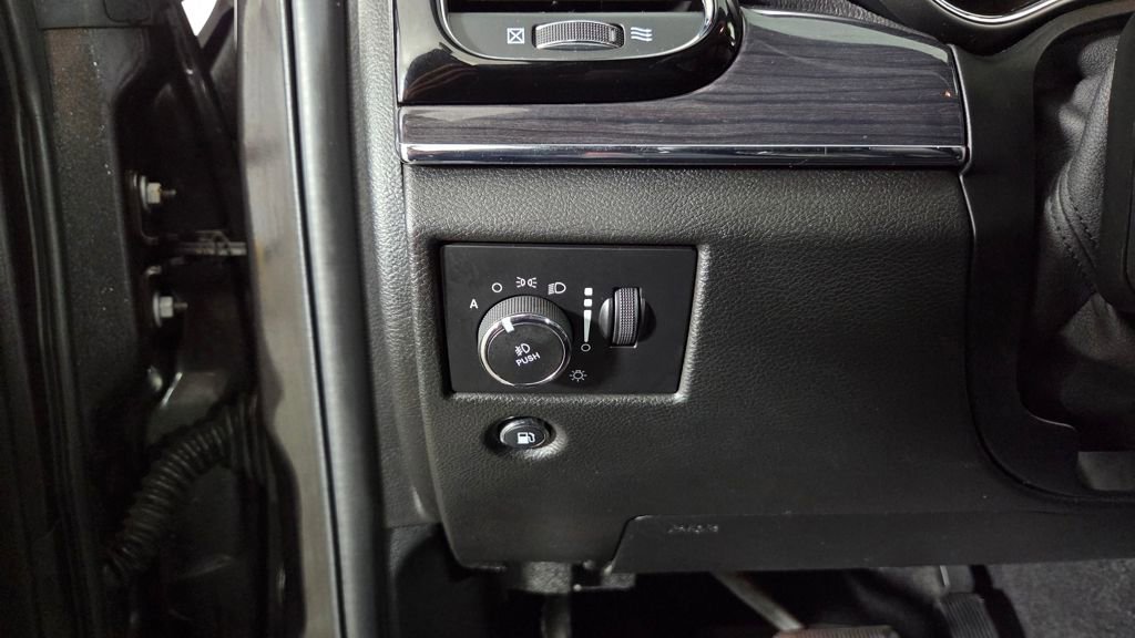Used 2021 Jeep Grand Cherokee Overland image 20