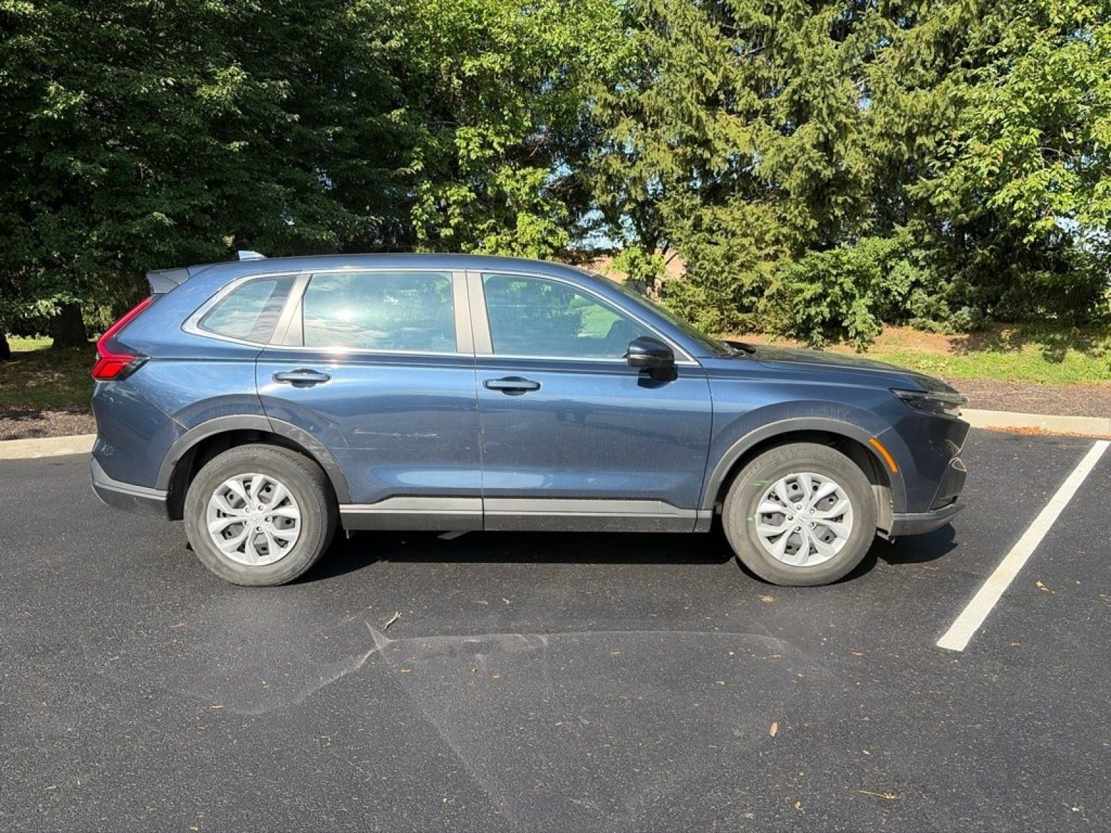 Used 2024 Honda CR-V LX image 5