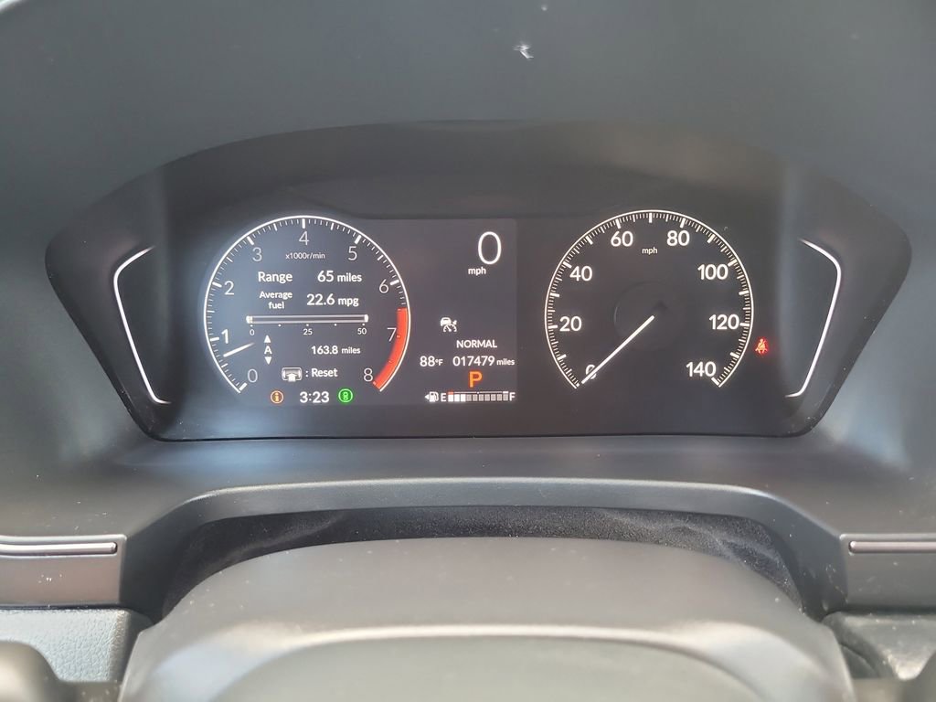 Used 2025 Honda Pilot TrailSport image 29