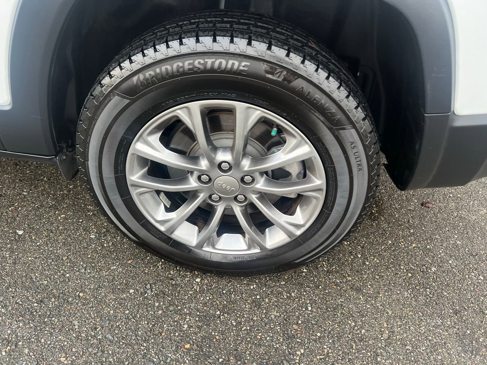 Used 2019 Jeep Cherokee Latitude Plus image 8